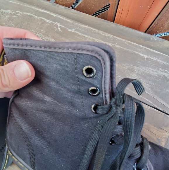 Dr. Martens Shoreditch Ladies Size 6 US.   7 hole canvas hi-tops. Black. GPWC. - Picture 14 of 14